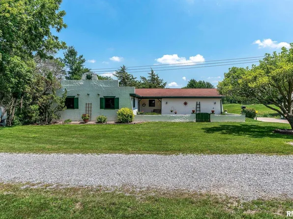 1001 2nd St E, Andalusia, IL 61232