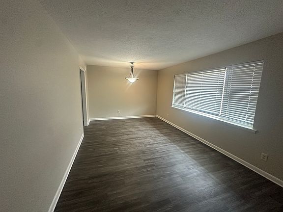 2nd image of 3253 Gatewood Dr