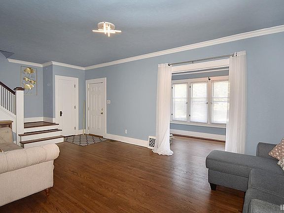 5th image of 528 W Franklin St