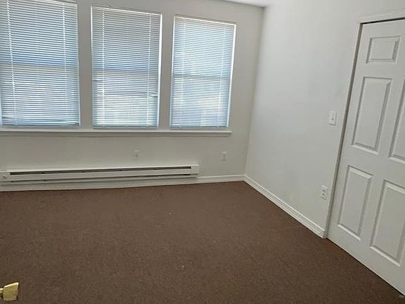 3rd image of 4757 Rorer St