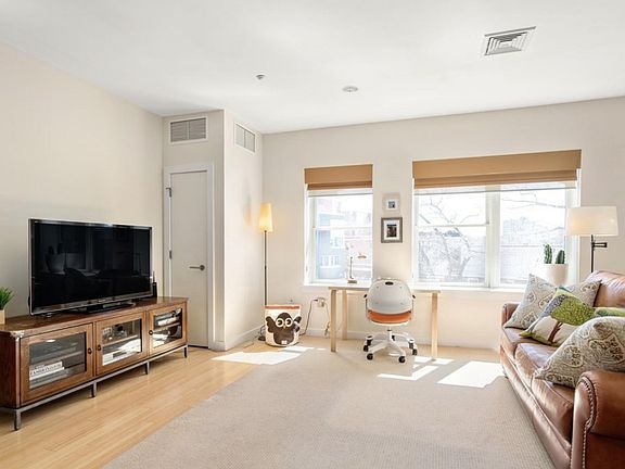 5th image of 99 Chestnut Hill Ave APT 321