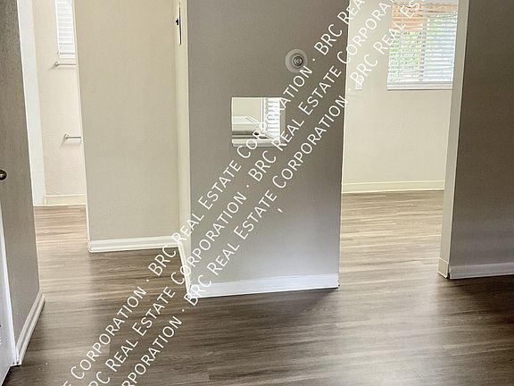 4th image of 320 Washington Ave APT 2