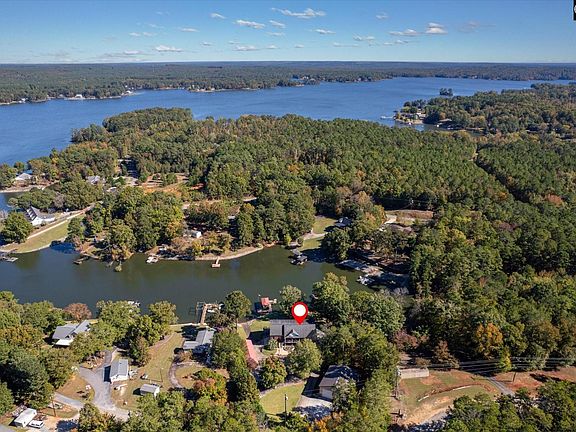3rd image of 2210 Lake Rd