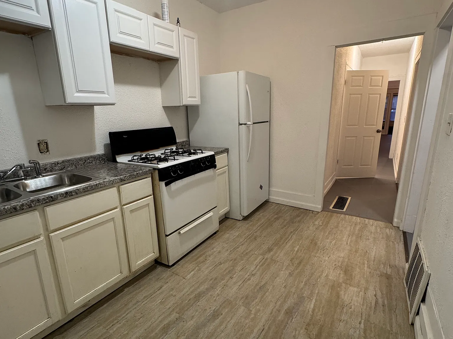 2 bed, 1200 sqft, $1,200 — Photo 3