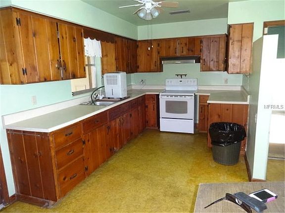 3rd image of 1950 Lake Reservoir Ln