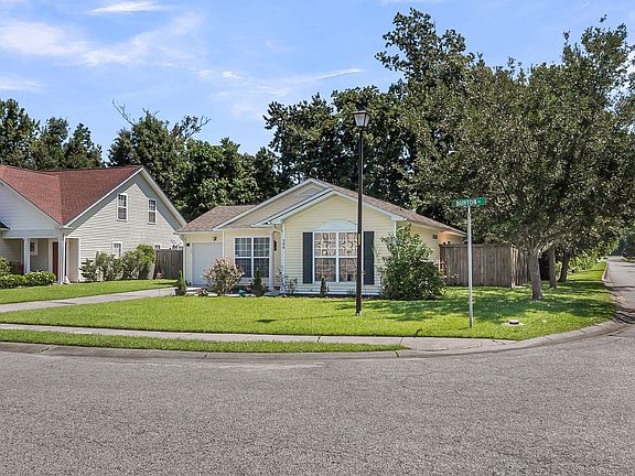 3rd image of 300 Burton Ct