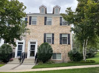 9985 Vervain Dr, Eden Prairie, MN 55347