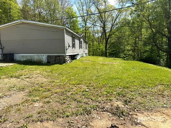 10633 Poplar Gap Rd, Ravencliff, WV 25913