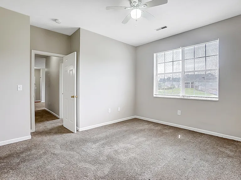Delaware Crossing Apartments — Photo 2