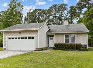 2001 Joslyn Dr, Morehead City, NC 28557
