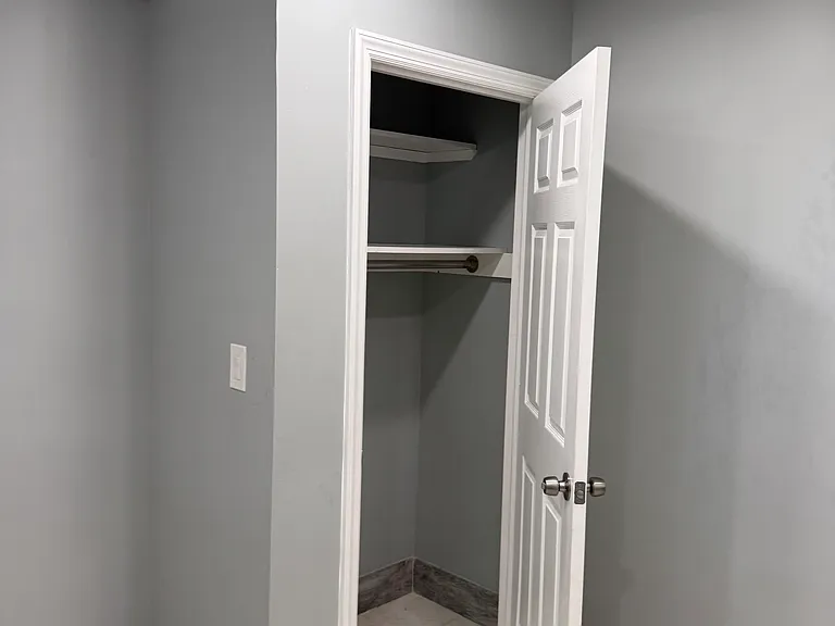 100 E Valley Stream Blvd #1 — Photo 4