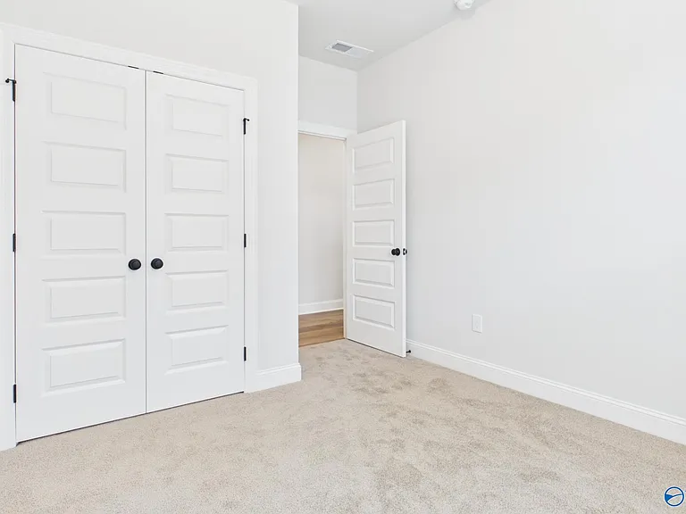 15573 Bees St — Photo 8