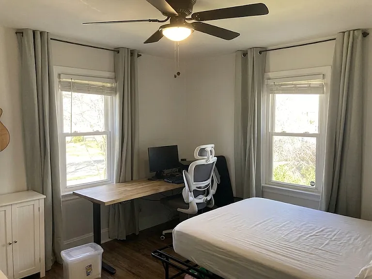 247 W Franklin Ave — Photo 10
