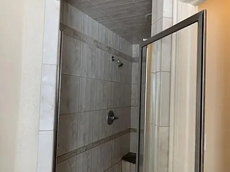 299 N Highland Dr — Photo 22
