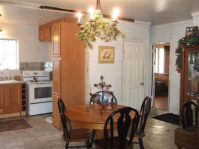 kitchen/dining