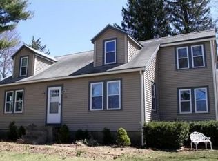 152 Whalom Rd, Lunenburg, MA 01462