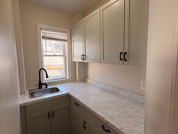 3rd image of 347 Woonasquatucket Ave Floor 2