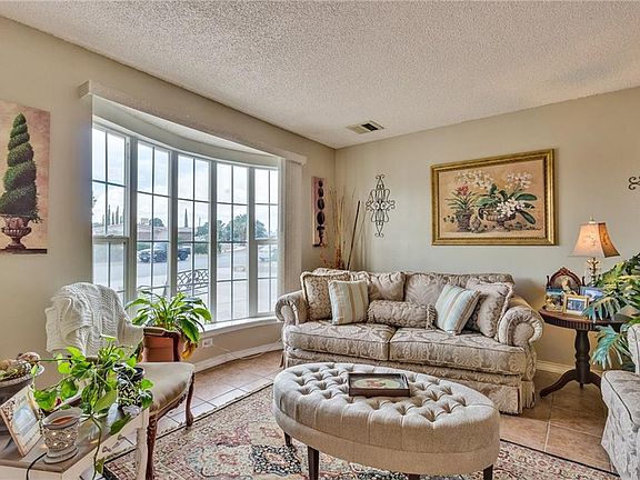4th image of 11200 Ivanhoe Dr