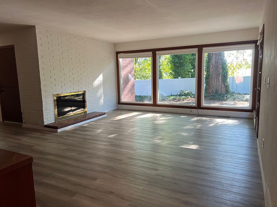 1st image of 1650 109th Ave SE