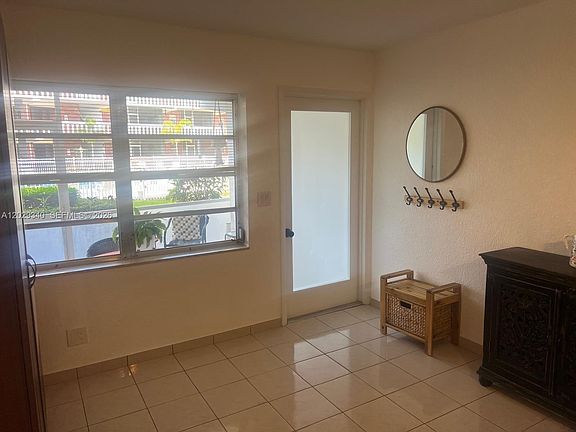 5th image of 181 NE 14th Ave APT 20A