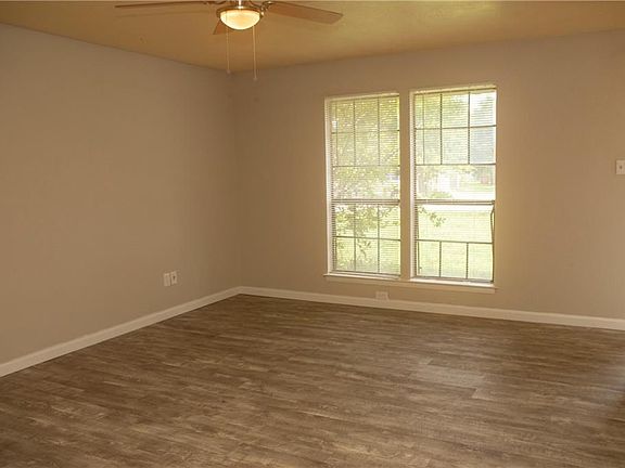 5th image of 400 Creek Cv #B