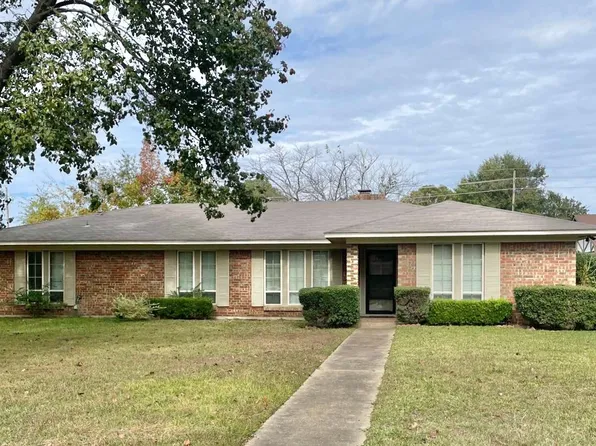 31 Heatherwood Dr, Texarkana, TX 75503