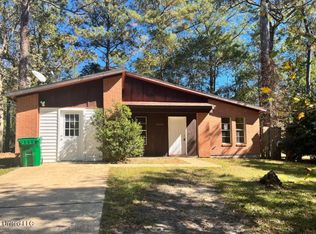 10404 Riverbend Cir, Moss Point, MS 39562