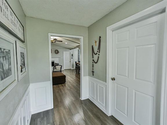 4th image of 2902 Shady Creek Dr