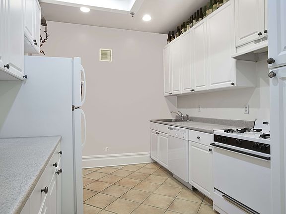 3rd image of 203 W 90th St APT 3B