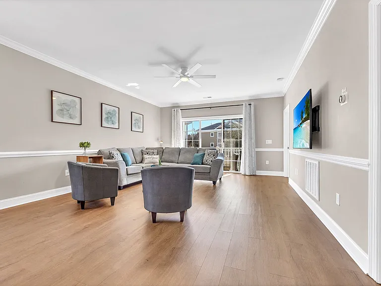 4872 Dahlia Ct #201 — Photo 30