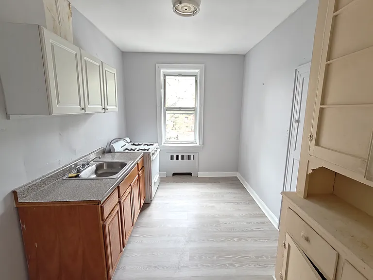 129 Schofield St #7A — Photo 6