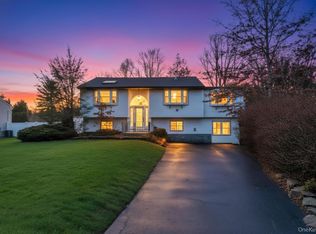 29 Dillon Dr, Dix Hills, NY 11746