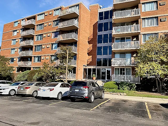 2201 S Stewart Ave — Photo 1