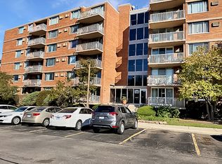 2201 S Stewart Ave APT 5M, Lombard, IL 60148