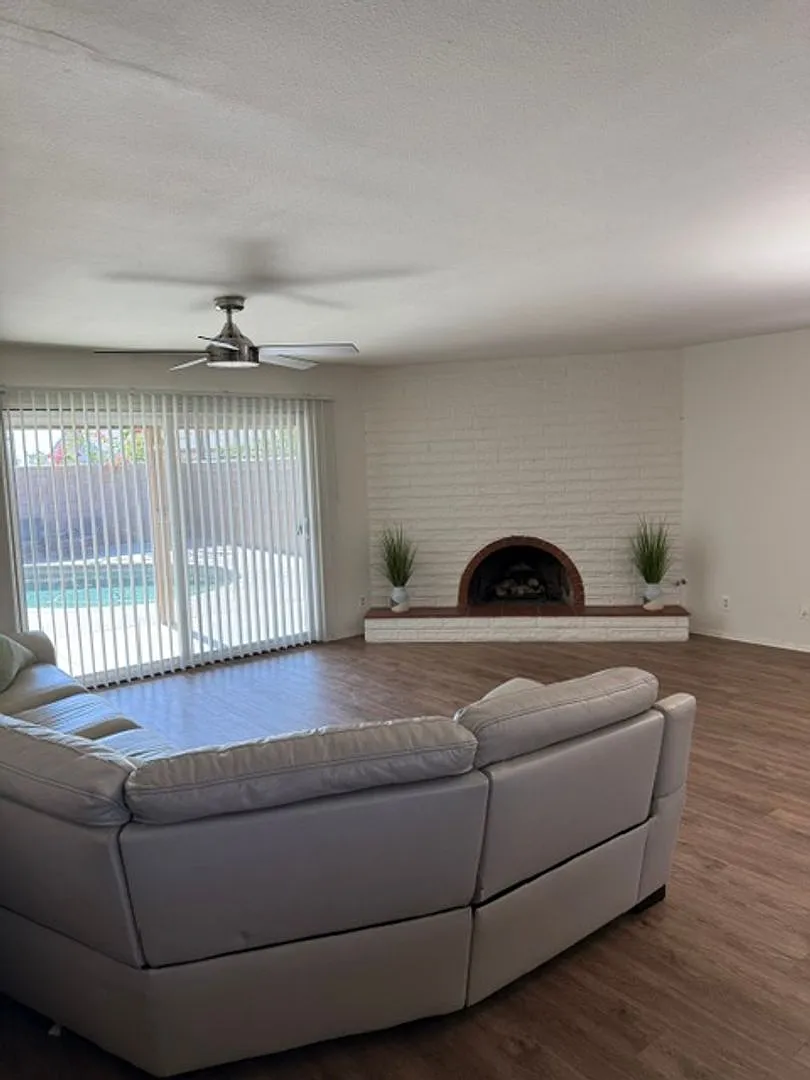 Pool Home In Palm Desert Country Club — Photo 3