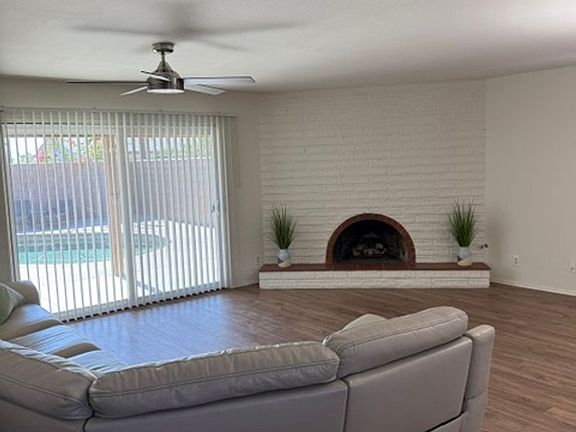 3rd image of 43480 Texas Ave