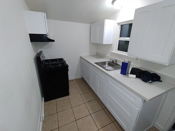 4th image of 5894 Crest Ave APT B