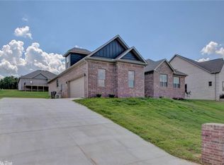 1598 Waterford Dr, Cabot, AR 72023
