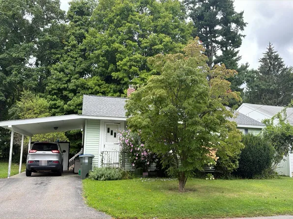 18 Greenwich Ave, Leominster, MA 01453
