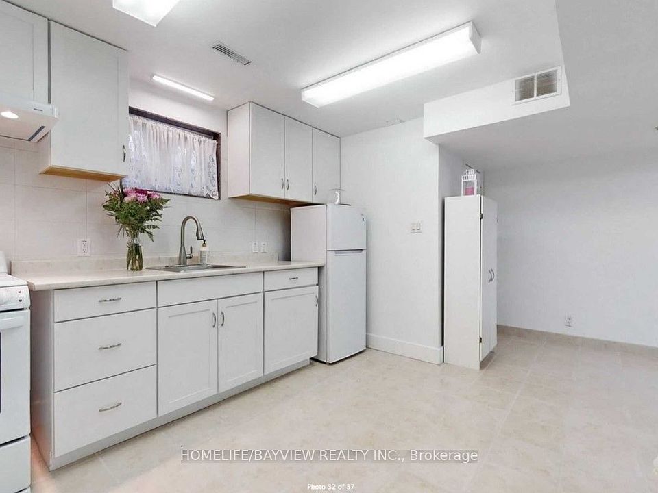 2nd image of 14 Gray Cres