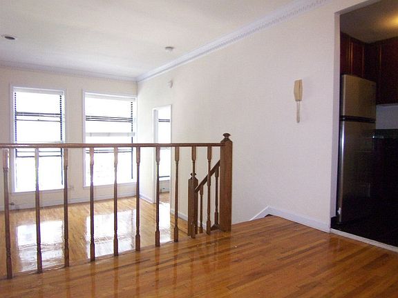 2nd image of 510 W End Ave APT 7