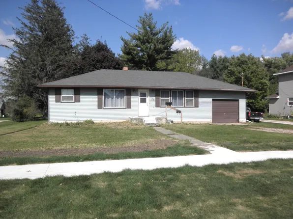 137 W Main St, Osage, IA 50461