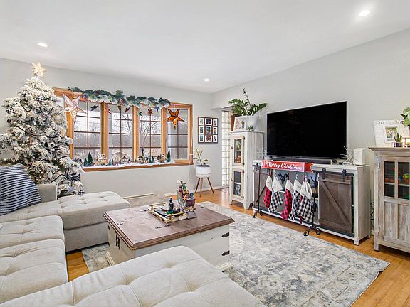 5th image of 16392 Petro Dr