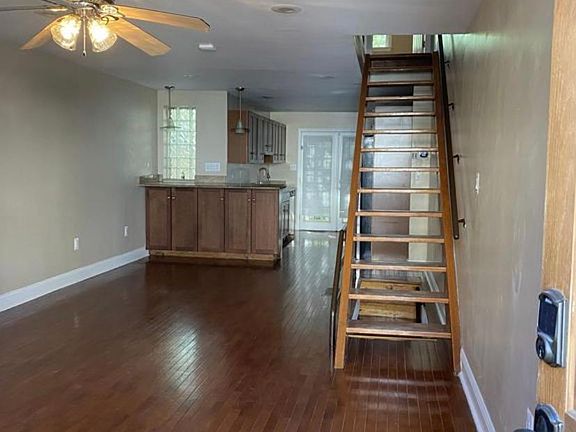2nd image of 2022 Annin St
