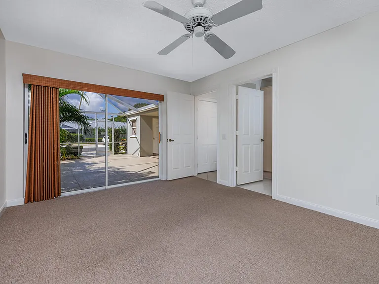 1560 SW Waterfall Blvd — Photo 16