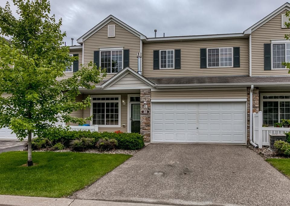 1st image of 38 Woods Ct