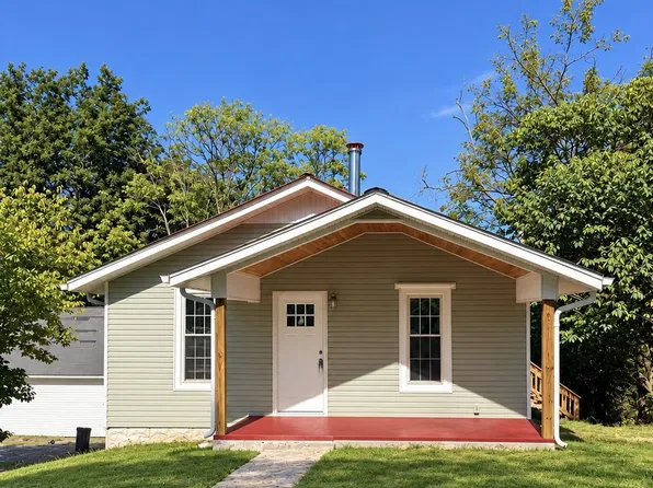 202 Sylvis St, Dickson, TN 37055