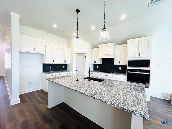 2nd image of 2919 Atascosa Dr