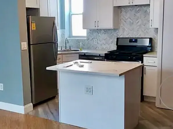 607 Flatbush Avenue image 1 of 14