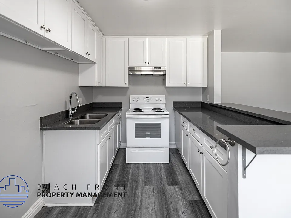 2159 Elm
